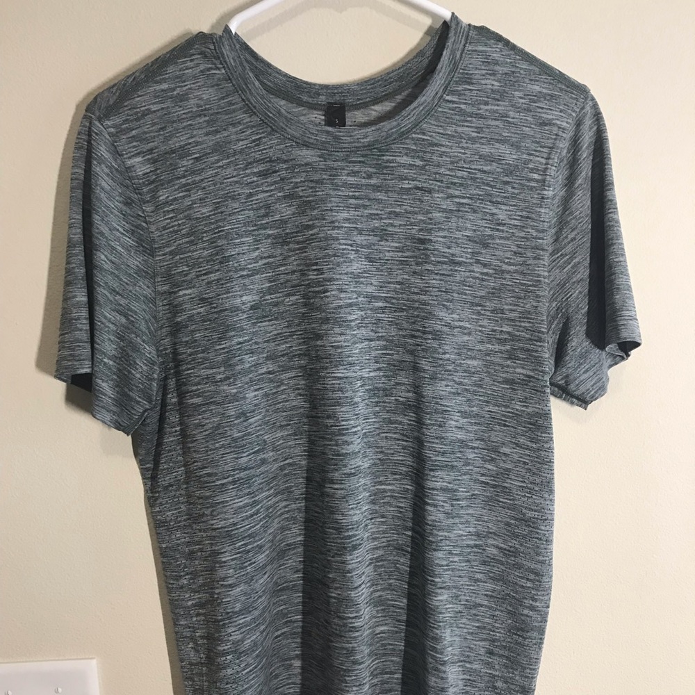 Lululemon metal vent tech surge
